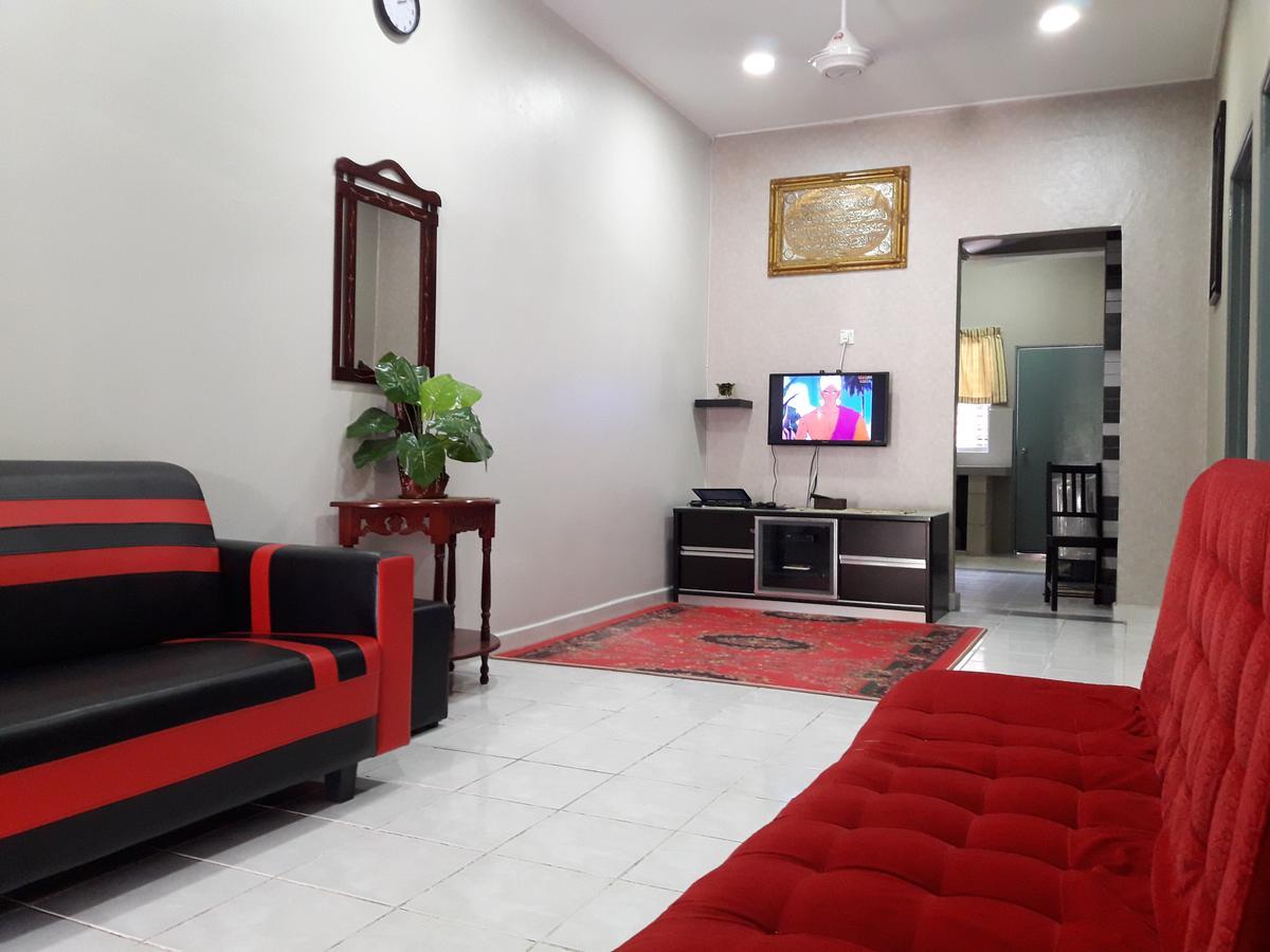 Homestay Bahau Jempol Экстерьер фото